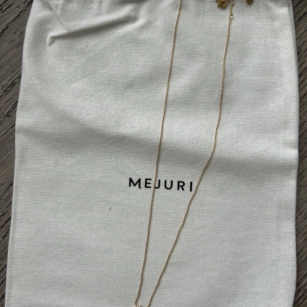 Mejuri flower necklace - Picture 2 of 3